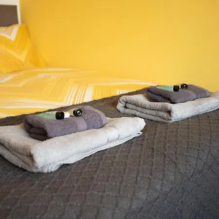 Exclusive House For Families And Contractors Bradford (West Yorkshire)