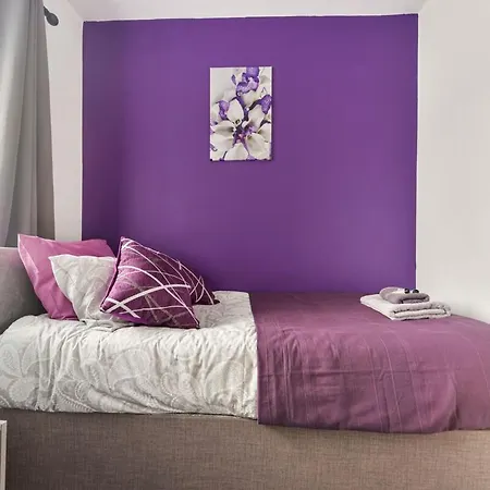 Exclusive House For Families And Contractors