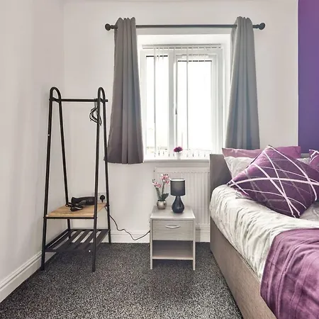 Exclusive House For Families And Contractors Apartment