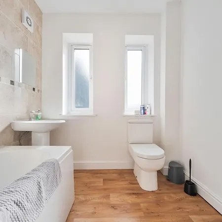 Exclusive House For Families And Contractors Apartment *