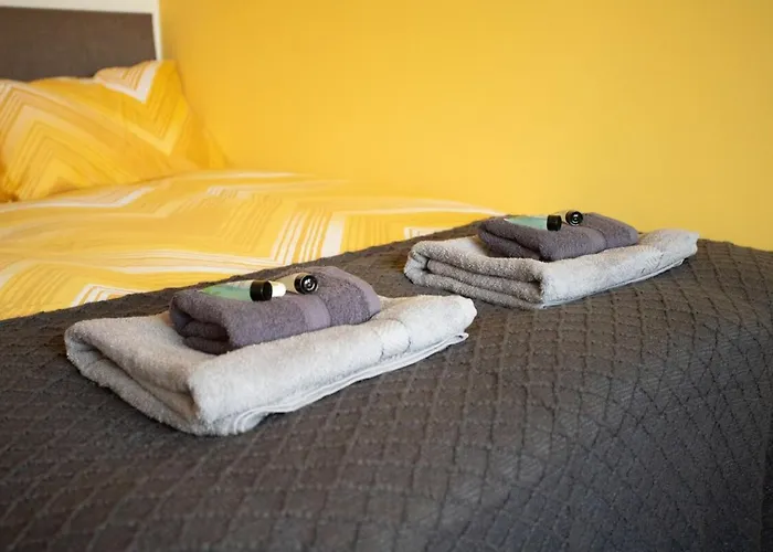 Exclusive House For Families And Contractors Bradford (West Yorkshire)