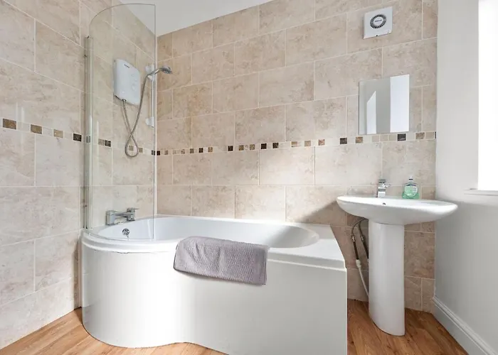 Exclusive House For Families And Contractors Apartment