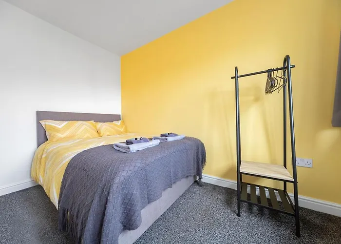 Exclusive House For Families And Contractors *