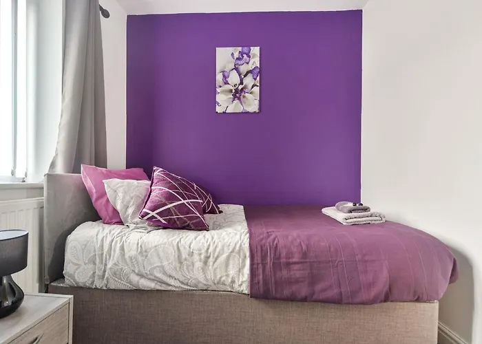 Exclusive House For Families And Contractors