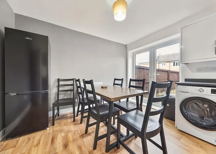 Exclusive House For Families And Contractors Apartment