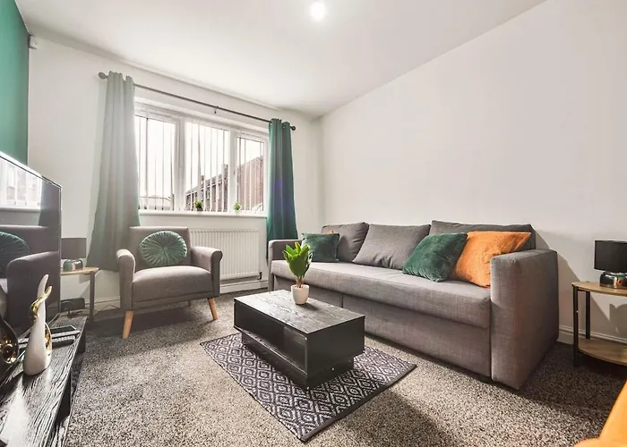 Exclusive House For Families And Contractors *