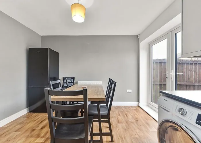 Exclusive House For Families And Contractors Apartment